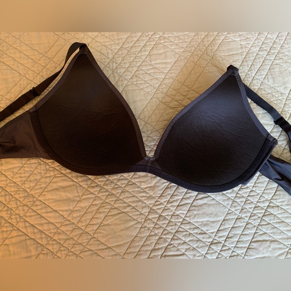 SKIMS Black Bra - Picture 3 of 4